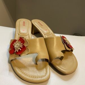 90’s/2000’s flower sandals